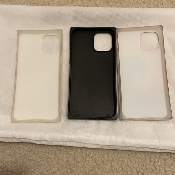 Flaunt iPhone 12 Pro Max Cases - Picture 3 of 6